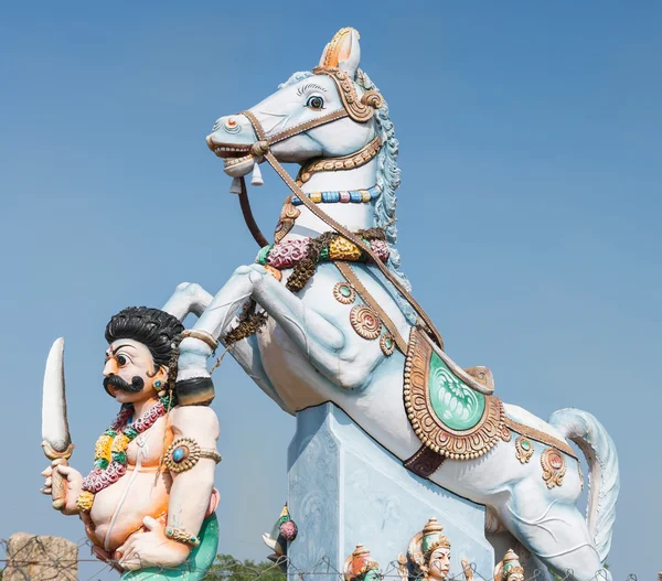 Ayyanar en zijn paard standbeeld. — Stockfoto