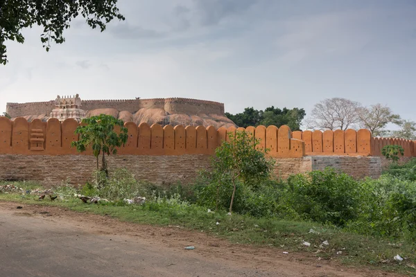 Wide view on Thirumayam fort. — Stock Photo, Image