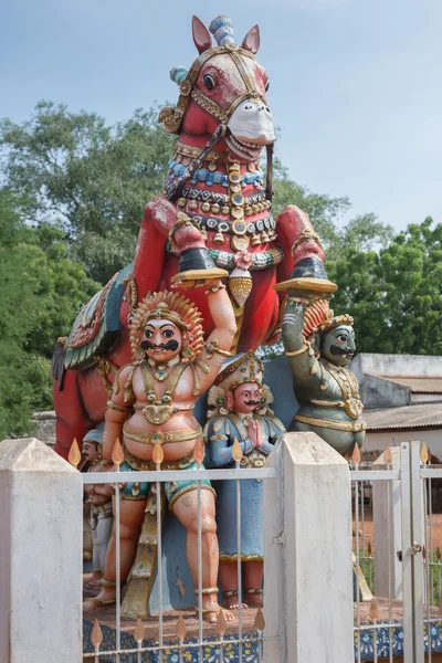 Statue d'Ayyanar au temple de cheval de Kothamangalam . — Photo