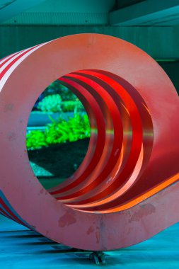 Bahar heykel Alan Chung Hung tarafından.