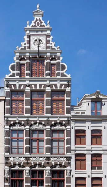 Facade of Cheese shop on Damrak. — Stock Photo, Image