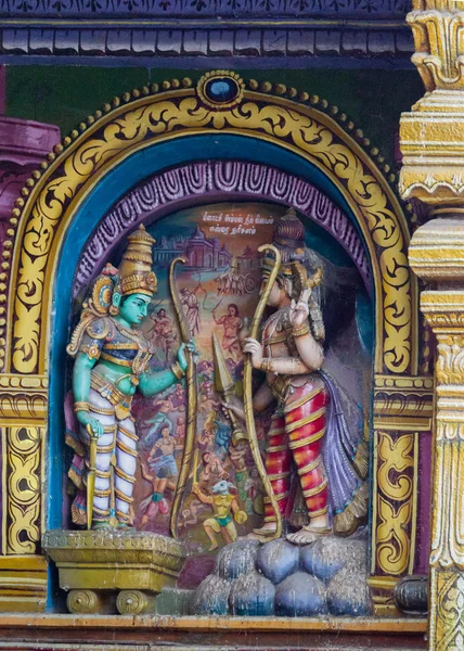 Meenakshi meets Shiva on the battlefield. — Stock Photo, Image