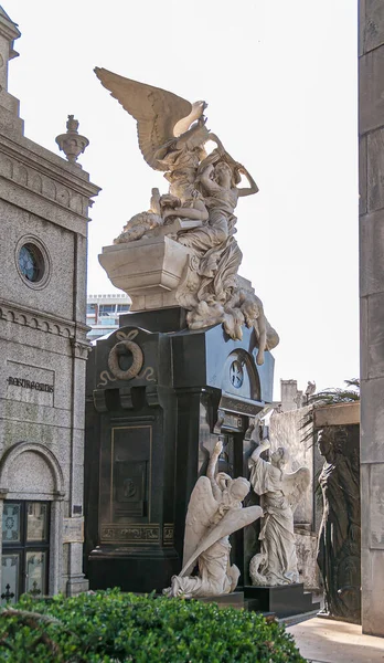 Buenos Aires Argélia Dezembro 2008 Cemitério Recoleta Elaborar Estátua Alta — Fotografia de Stock