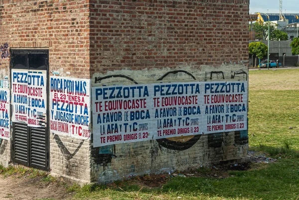 Buenos Aires Argentina Dezembro 2008 Bairro Boca Cartazes Atacando Político — Fotografia de Stock