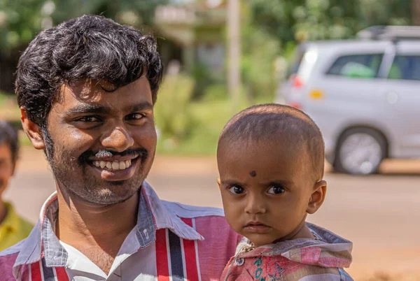 Chikkanayakanahalli Karnataka Індія Листопада 2013 Closeup Портрет Гордого Молодого Усміхненого — стокове фото