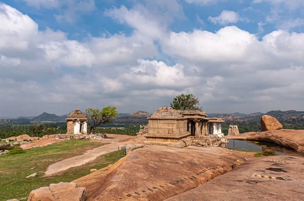 Hampi Karnataka India November 2013 Moola Virupaksha 단지와 파란색 아래와 — 스톡 사진