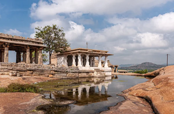 Hampi Karnataka India Noviembre 2013 Templo Moola Virupaksha Con Sus — Foto de Stock
