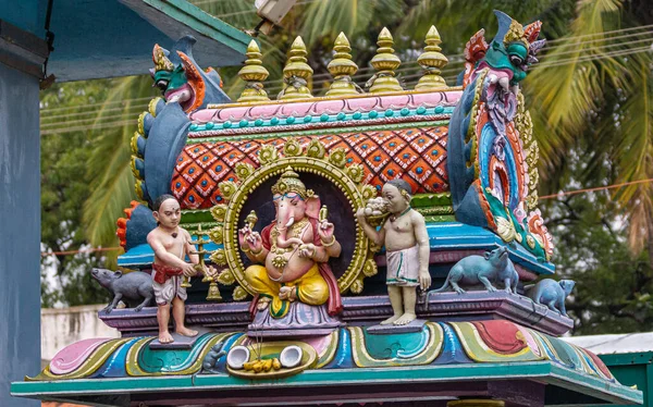 Kadirampura Karnataka Indien November 2013 Sri Murugan Temple Färgglada Staty — Stockfoto