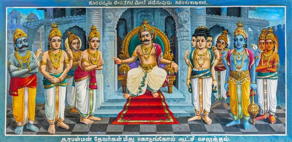 インド カルナータカ州カディラプラ 2013年11月4日 スリランカ ムルガン寺院 玉座の王のカラフルな絵側近と悪魔Surapadmanとの関係を議論 — ストック写真