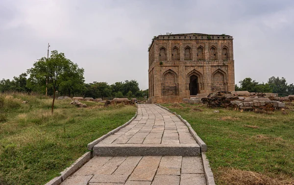 Kadirampura Karnataka Hindistan Kasım 2013 Dargah Mezarlar Slami Tapınağa Giden — Stok fotoğraf