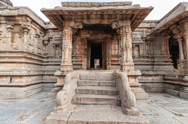 Hampi Karnataka India November 2013 Sri Krishna Temple Ruins 棕色石阶上有栏杆 — 图库照片