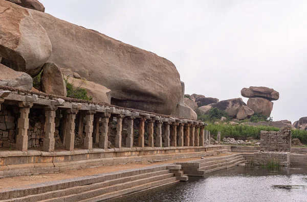 Hampi Karnataka India 2013 Sri Krishna Tank Ruins 돌덩어리가은 웅덩이 — 스톡 사진
