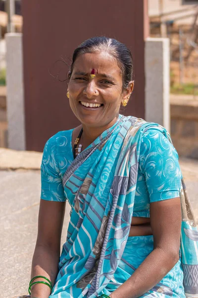 Lakundi Karnataka Indie Listopada 2013 Zbliżenie Śmiejącej Się Kobiety Pięknym — Zdjęcie stockowe