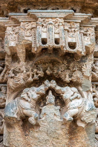 Lakkundi Karnataka Indien November 2013 Kasivisvesvara Tempel Lakshmi Skulptur Prydnad — Stockfoto