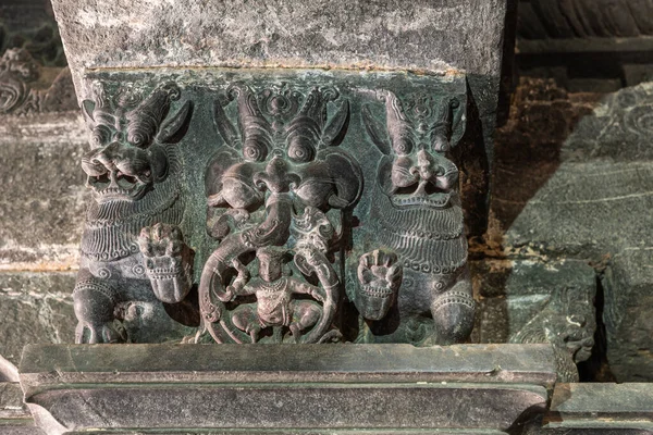 Lakkundi Karnataka Índia Novembro 2013 Templo Kasivisvesvara Fechar Suporte Feixe — Fotografia de Stock