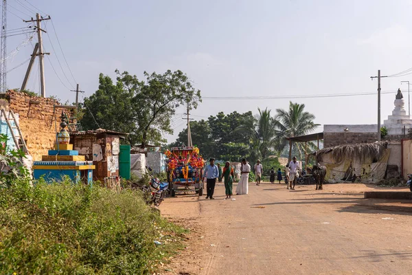 Siddanakolla Karnataka India November 2013 Main Street Village Walking People — Stock Photo, Image