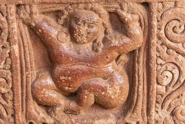 Aihole Karnataka India 2013年11月7日 Durga Gudi Temple 茶色の石のフレスコ画の女性の閉鎖でキューブ — ストック写真