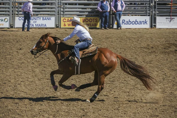 Santa Maria Usa Juni 2010 Rodeo Barrel Racing Cowgirl Racet — Stockfoto