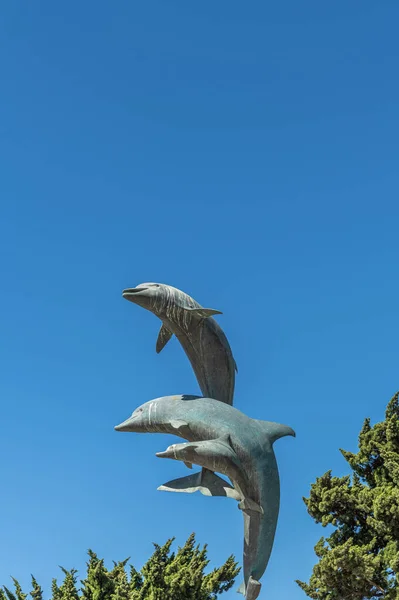Cayucos Usa Juni 2021 Close Van Springende Dolfijnen Standbeeld Aan — Stockfoto