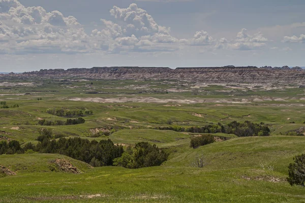 Badlands Nasjonalpark Usa Juni 2008 Grønt Landskap Med Geologisk Bordrygg – stockfoto