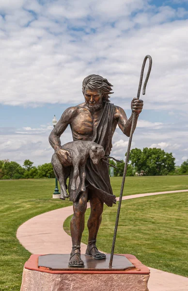 Sioux Falls Usa June 2008 Closeup Bronze Saint Christopher Lamb — Stockfoto