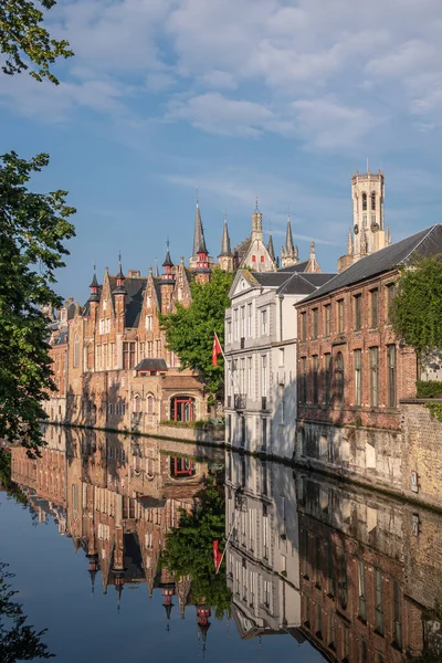 Brügge Flandern Belgien August 2021 Porträt Glockenturm Überragt Die Sonnenbeschienenen — Stockfoto