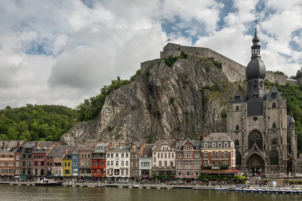 Ddinant Wallonia Belgium August 2021 Citadel Fort 아래푸른 숲으로 뒤덮인 — 스톡 사진