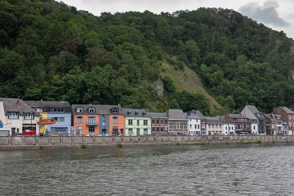 Dinant Valonia Bélgica Agosto 2021 Fila Casas Diferentes Colores Forma —  Fotos de Stock