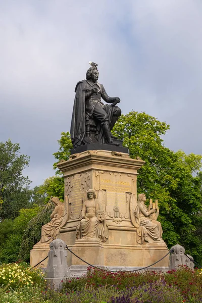 Ámsterdam Países Bajos Agosto 2021 Estatua Bronce Vondel Pedestal Esculpido — Foto de Stock