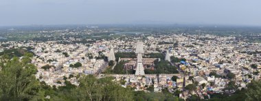 Annamalaiyar Tapınağı ve Thiruvannamalai.
