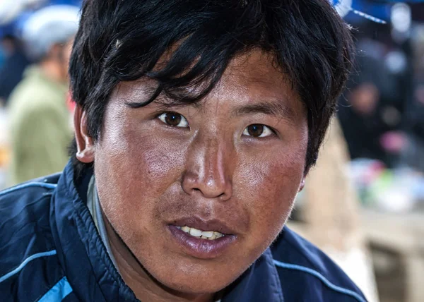 Close-up van een jonge man van de Hmong. — Stockfoto