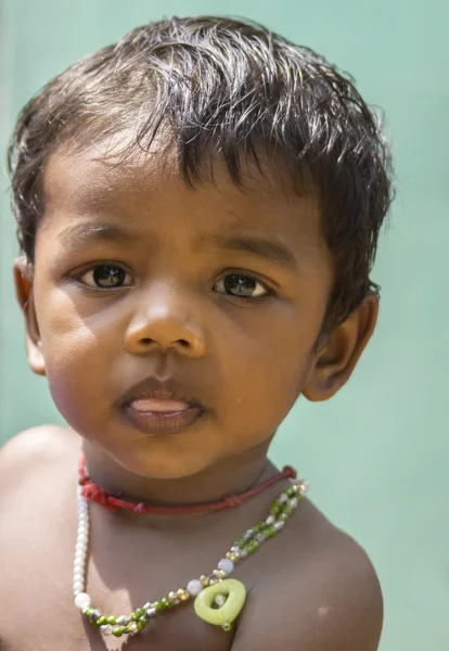 Крупный план лица тамильской малышки . — стоковое фото