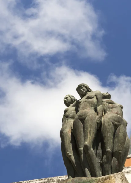 Statuia femeilor goale . — Fotografie, imagine de stoc