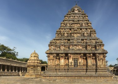 Batı tarafında Vimanam.