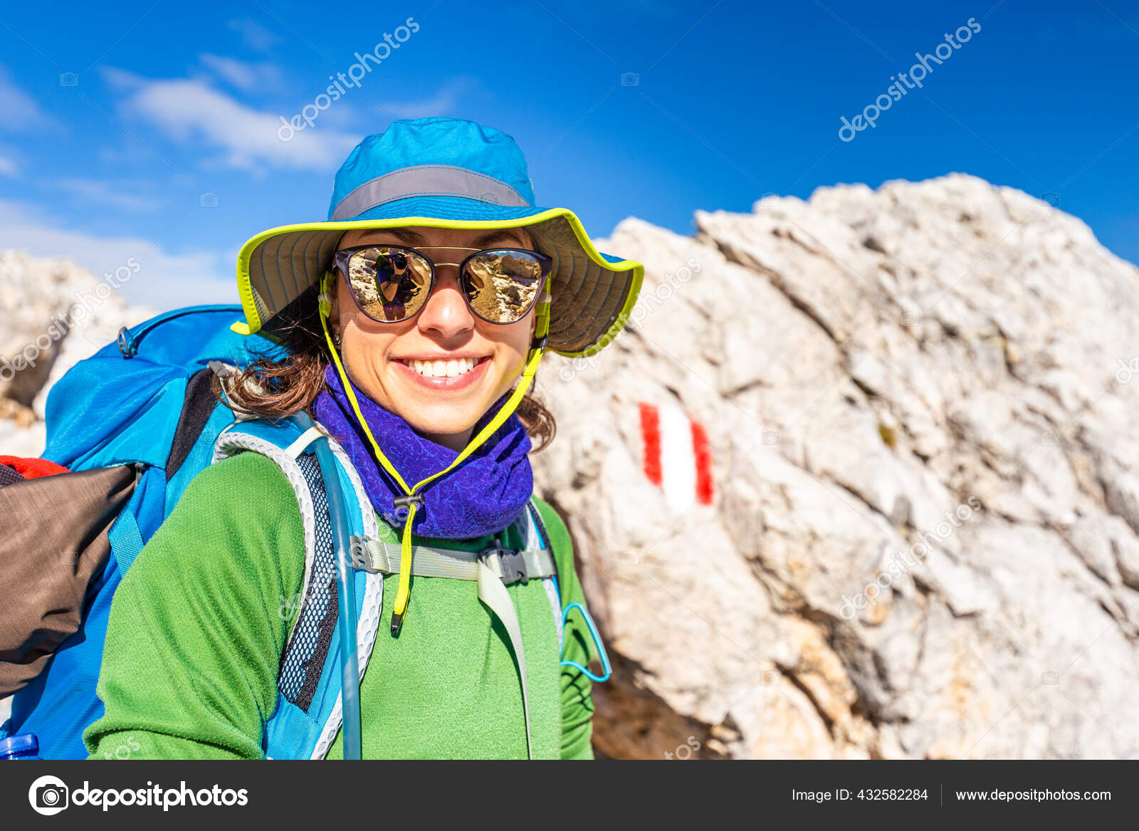 joven turista turista mochilero