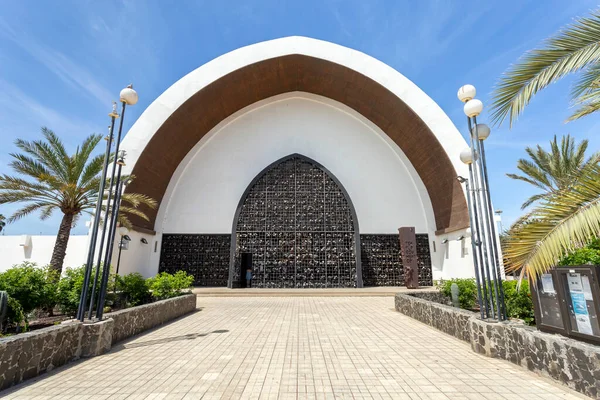 Playa del Ingles 'deki Katolik Kilisesi, Maspalomalar, Büyük Kanarya Adaları, Kanarya Adaları, İspanya.