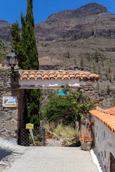 Las Casas Blancas Del Pueblo Fataga Gran Canaria Día Soleado —  Fotos de Stock