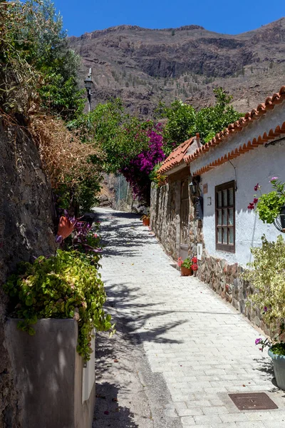 Las Casas Blancas Del Pueblo Fataga Gran Canaria Día Soleado —  Fotos de Stock