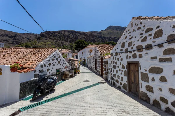Las Casas Blancas Del Pueblo Fataga Gran Canaria Día Soleado — Foto de Stock