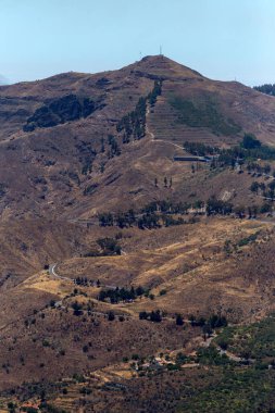 Gran Kanarya Dağları Roque Nublo 'nun kayalarından (Bulutlardaki Kaya)).