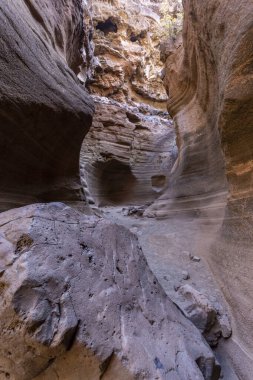 Barranco de Las Vacas Kaya oluşumları Gran Canaria 'da bir yaz günü.