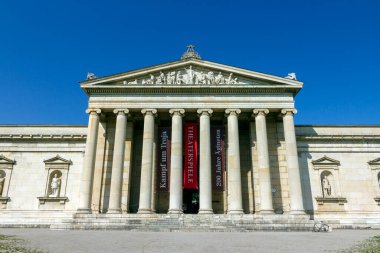 Glyptothek binası Münih, Almanya 'da bir yaz günü.