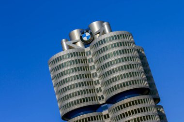 Münih, Almanya - 08: 25 2011: BMW Müzesi ve Almanya 'nın Münih merkezindeki Mimari Detay.