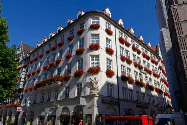 Munich Alemania 2011 Building Zum Schonen Turm Hermosa Torre Hirmer — Foto de Stock