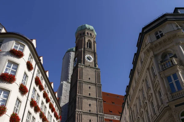 Famoso Frauenkirche Munich Alemania Hermoso Día Verano —  Fotos de Stock