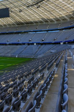 Münih, Almanya - 08: 26: 2011: Almanya 'nın Münih kentindeki boş Allianz Arena stadyumunun içi.
