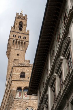 İtalya, Floransa 'daki Piazza della Signoria' da Vecchio Sarayı.
