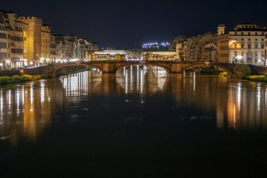 Ponte Santa Trinita, bridge that crosses the Arno river in Florence, Italy.