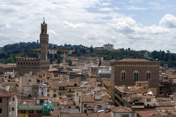 여름날 이탈리아 피렌체의 지붕입니다 피렌체 대성당 탑에서 바라본 — 스톡 사진