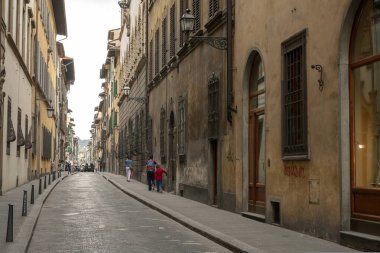 Florence, İtalya - 9 Mayıs 2010: Floransa sokaklarında bir yaz günü.